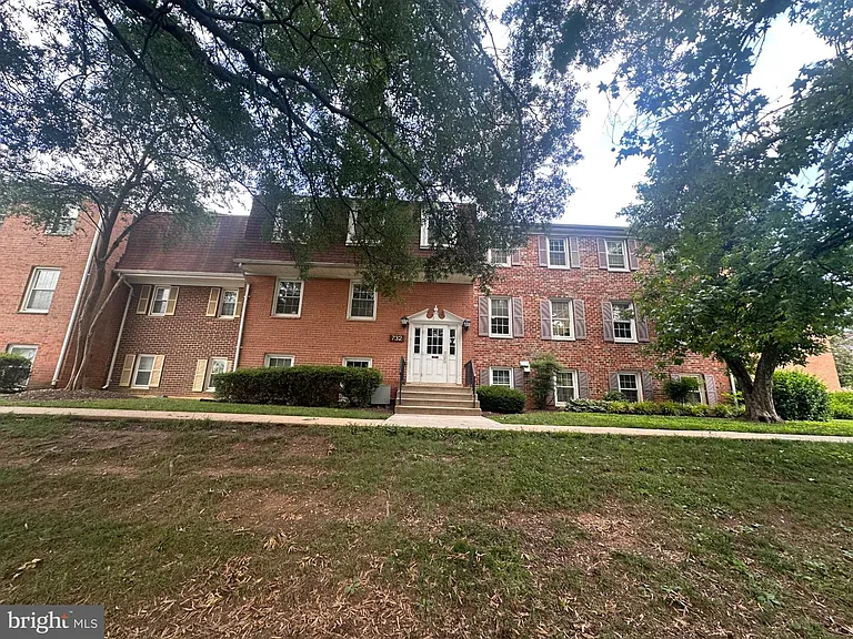 732 Quince Orchard Blvd #732-P1 — Photo 2