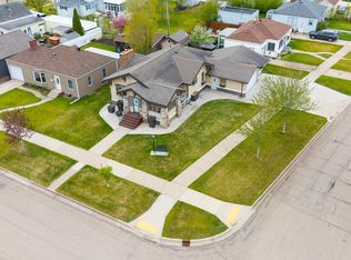 735 2nd Ave NW, Valley City, ND 58072