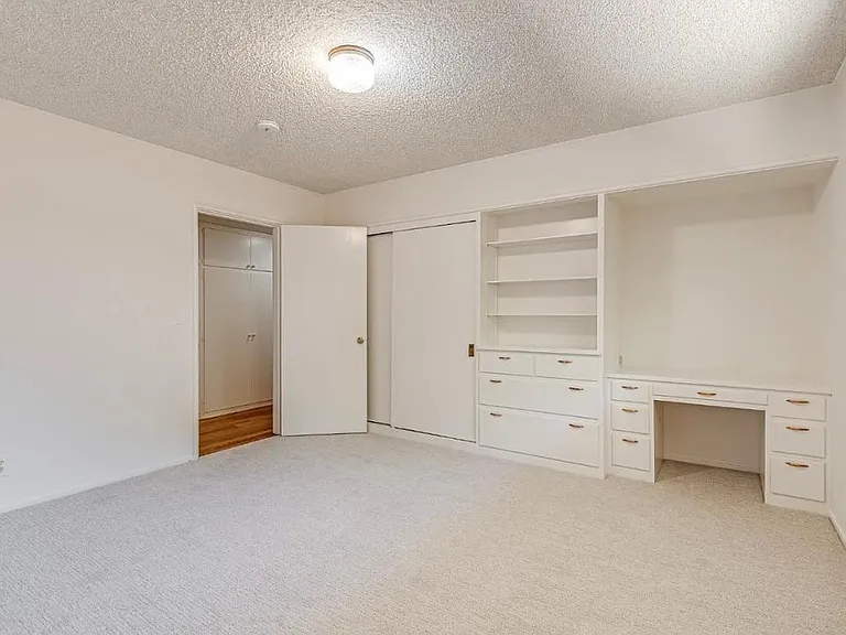209 Cherry Ave — Photo 4
