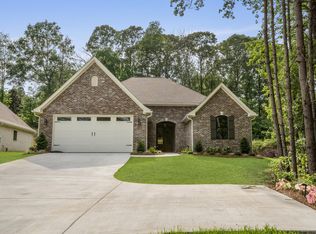 33 Courtland Dr, Hattiesburg, MS 39402