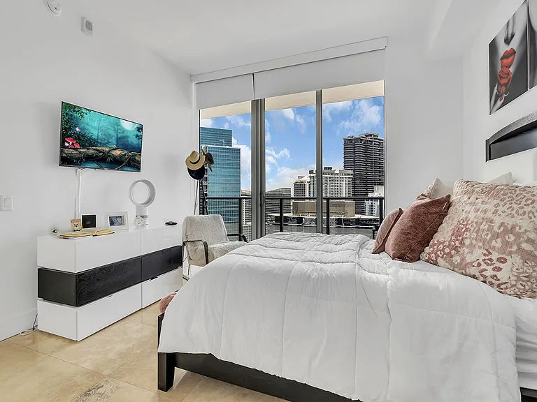 1300 Brickell Bay Dr #3900 — Photo 9
