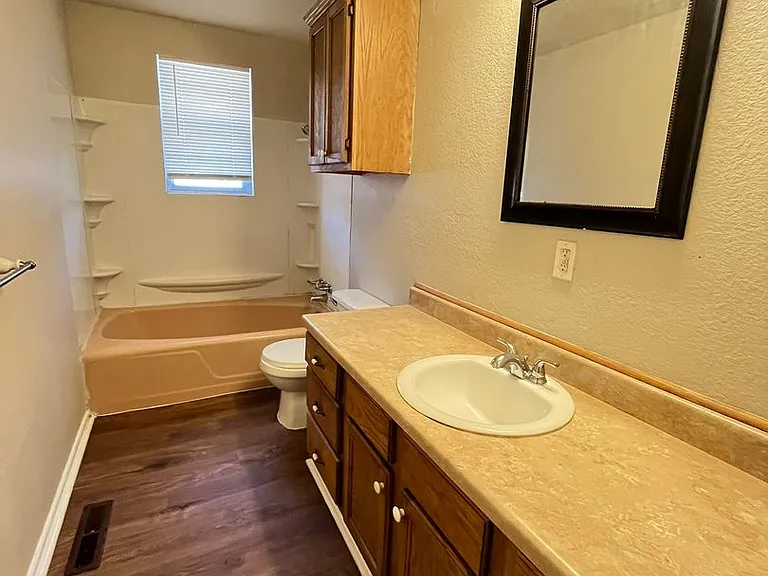 3609/11 N Drexel — Photo 8