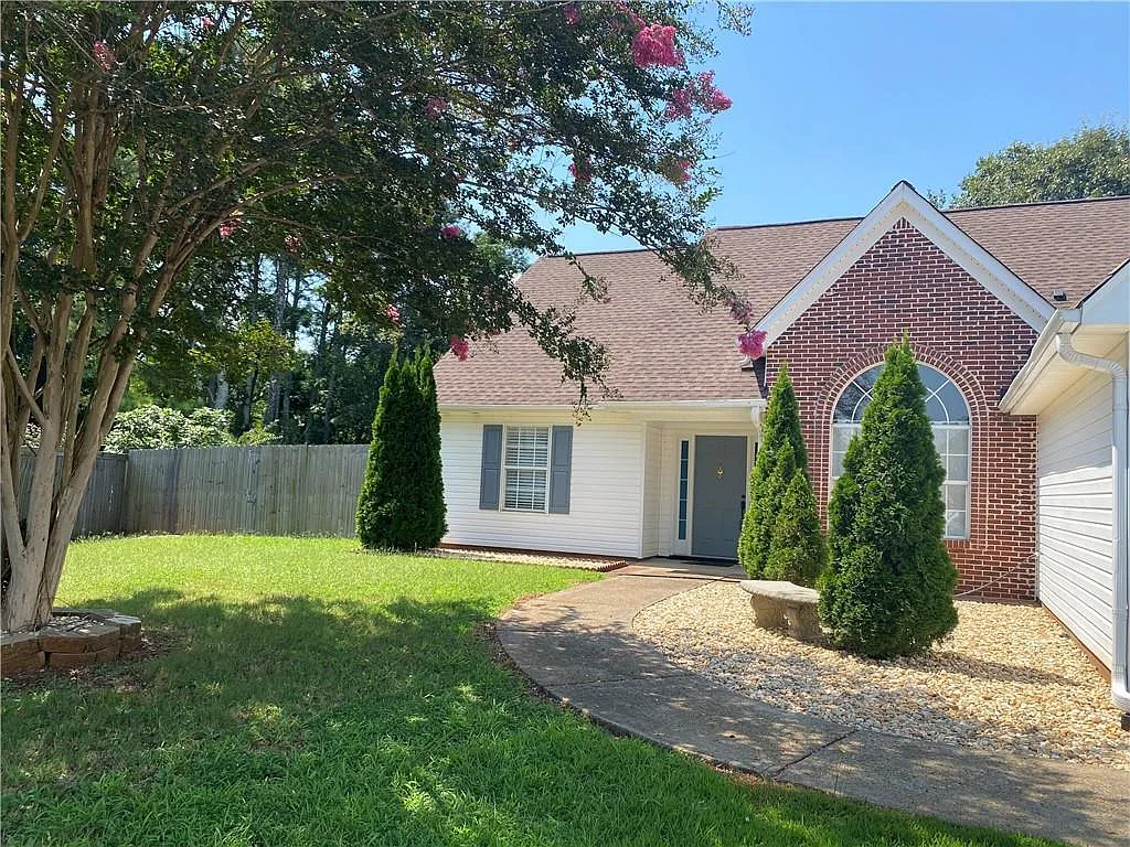3 bed, 2.0 bath, 1928 sqft, $2,600 — Photo 4
