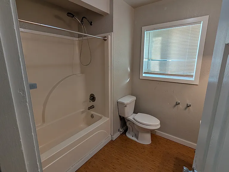 1930 Lana Ave NE — Photo 11