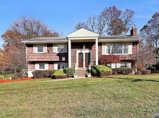 71 W Sheffield St, Oakland, NJ 07436