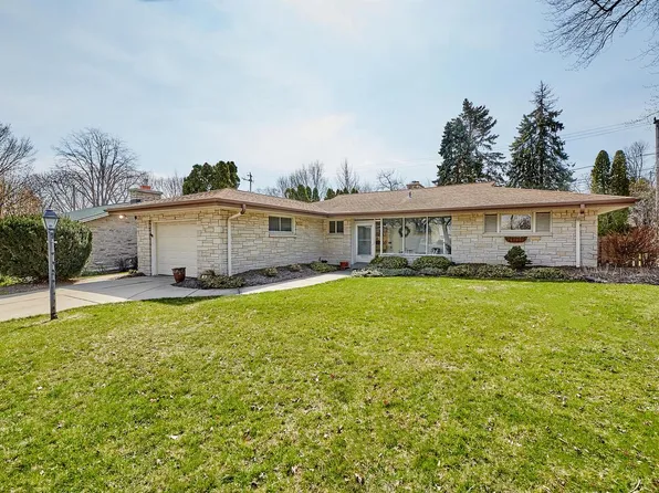 8511 West Wisconsin AVENUE, Wauwatosa, WI 53226