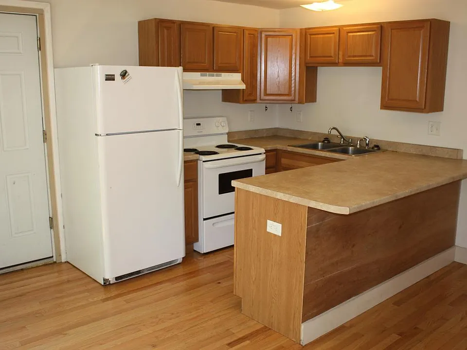 97 N Winooski Ave #2