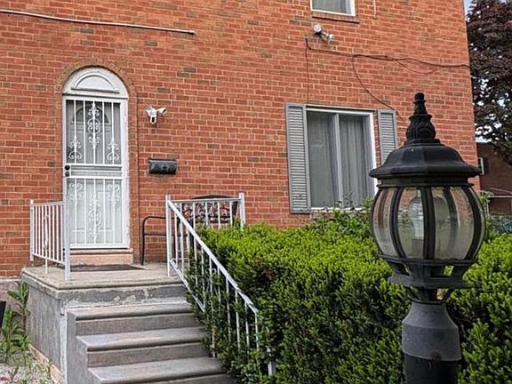 3rd image of 152 Rennard St