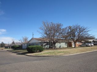 1506 Ennis St, Plainview, TX 79072