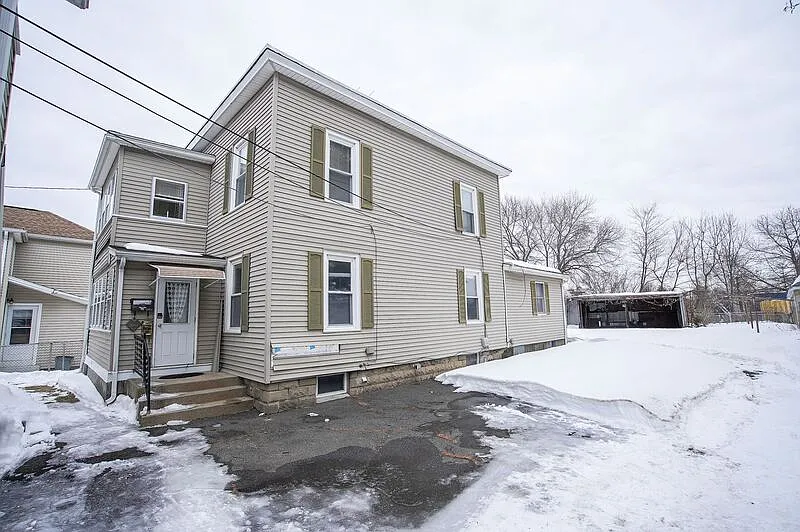 13 1/2 Weston St #2