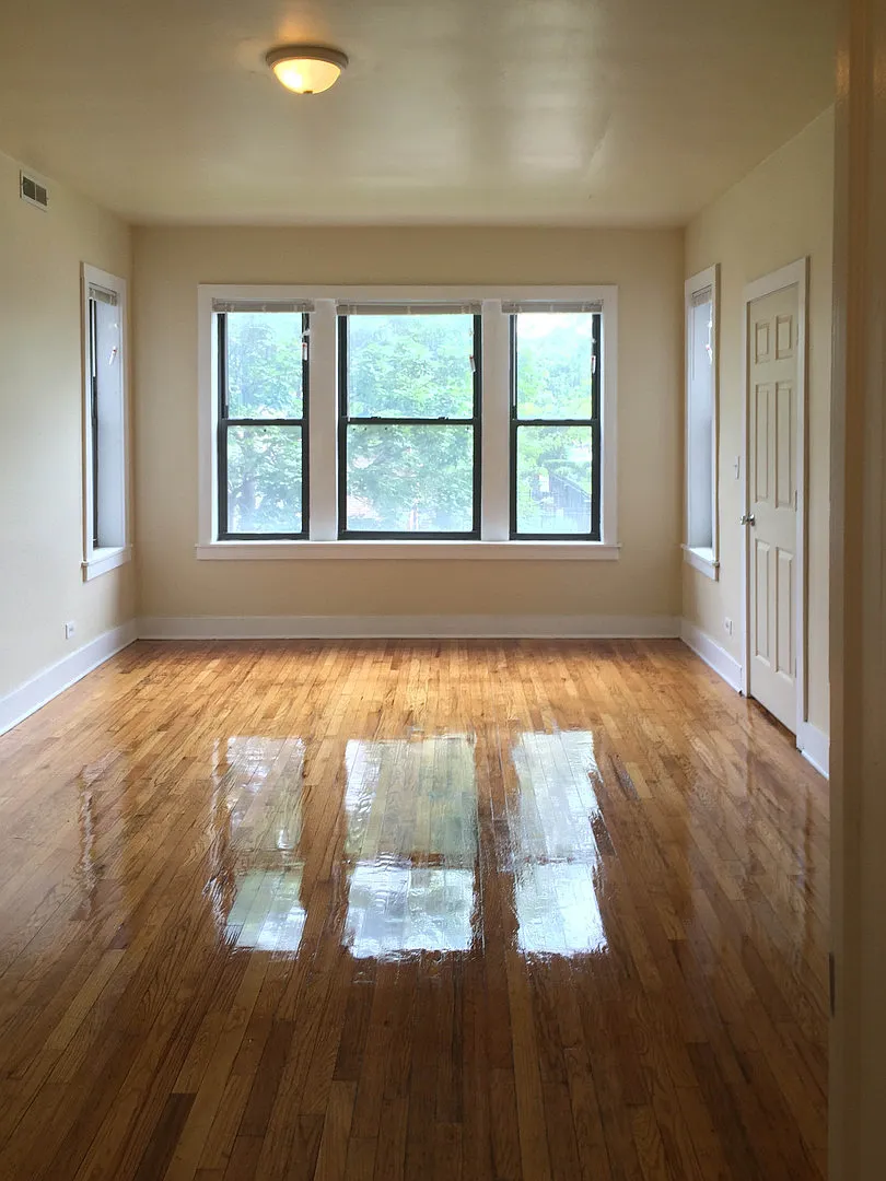 2 bed, $1,100 — Photo 1