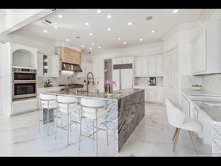27481 Smithson Valley Rd — Photo 7