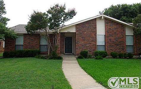 1st image of 3013 Rockett Dr
