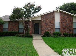 3013 Rockett Dr, Carrollton, TX 75007