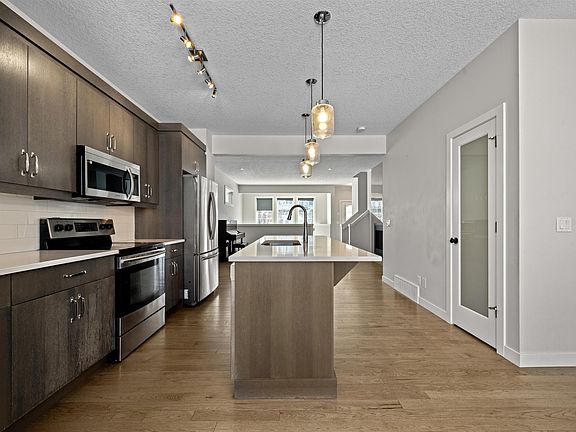 3rd image of 6906 Cardinal Wynd SW