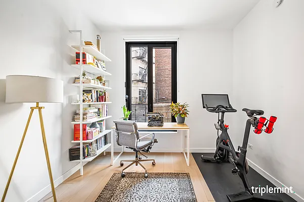 Sold by Triplemint | media 6