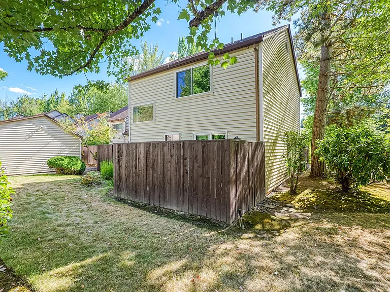 5751 SW 204th Pl — Photo 25