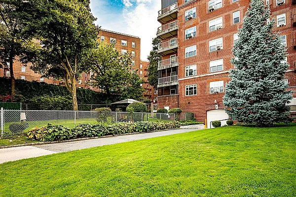 Sold by Trager LLC | media 11