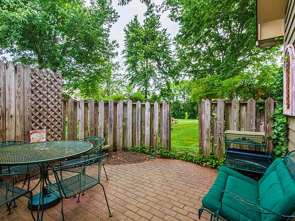 4th image of 9121 Wesley Pl