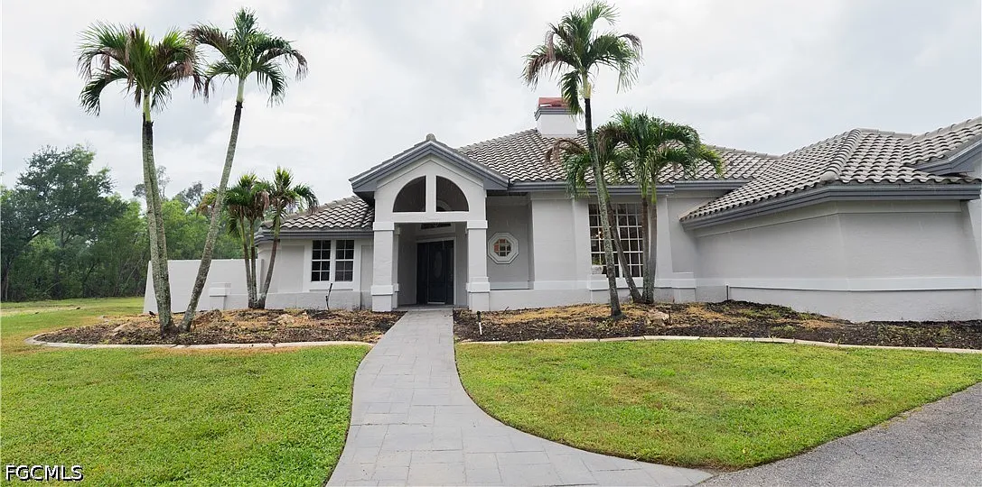3 bed, 2.5 bath, 2624 sqft, $4,900 — Photo 2