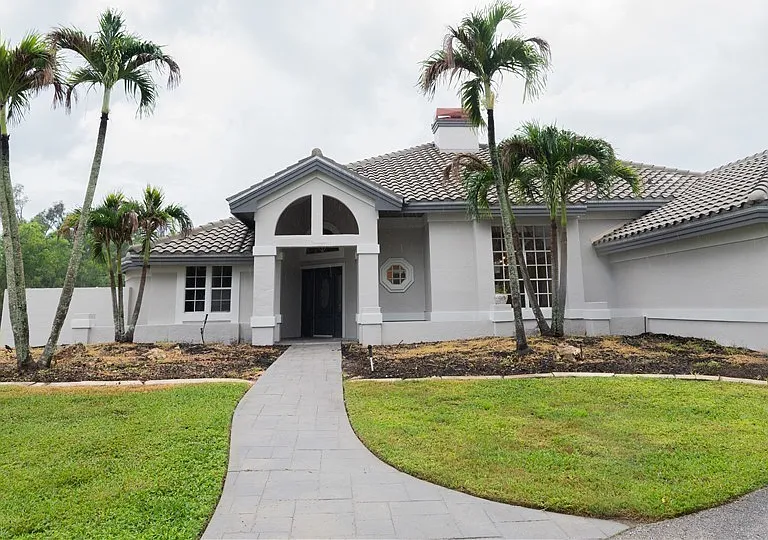 15200 Sweetwater Ct — Photo 2