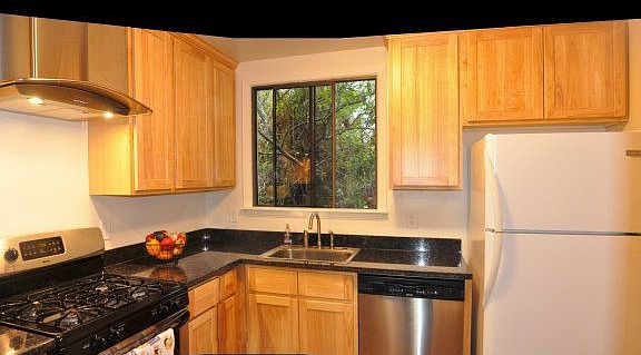 5th image of 1037 Gilman Dr