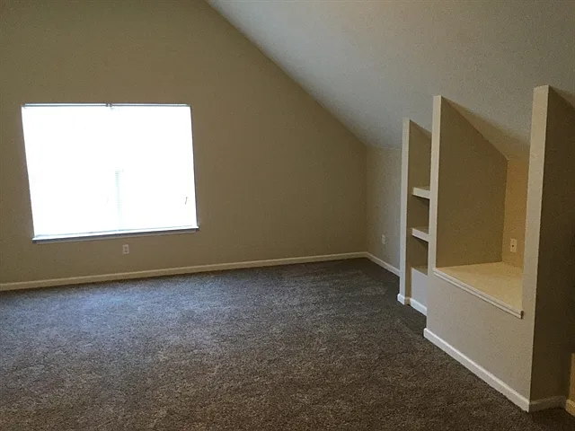 204 Annesbury Ln — Photo 17