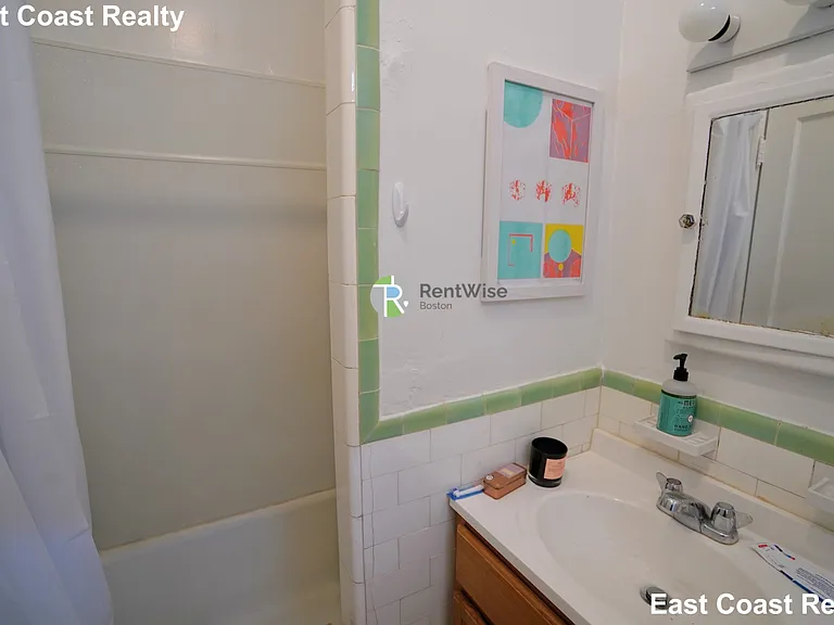 127 Sutherland Rd #C — Photo 4