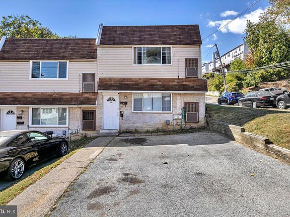 2nd image of 4616 Silverwood St
