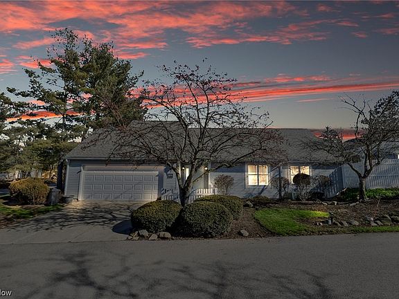3rd image of 875 Hanover Ct #43