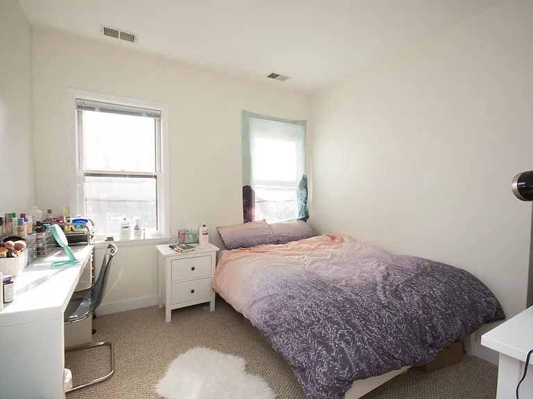 2254 N Janssen Ave #2A — Photo 7