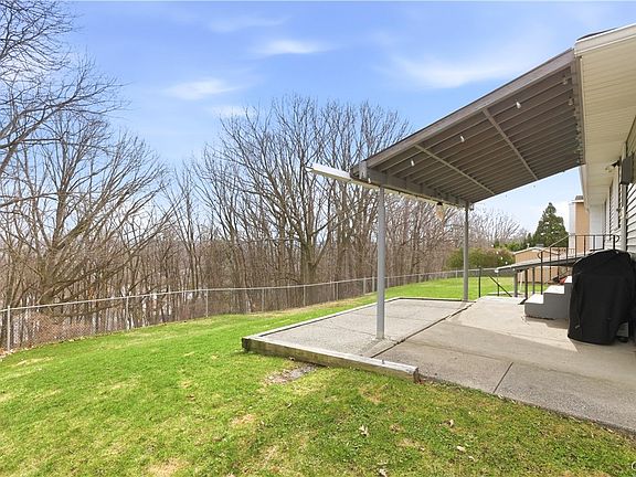 3rd image of 116 Huntshill Rd