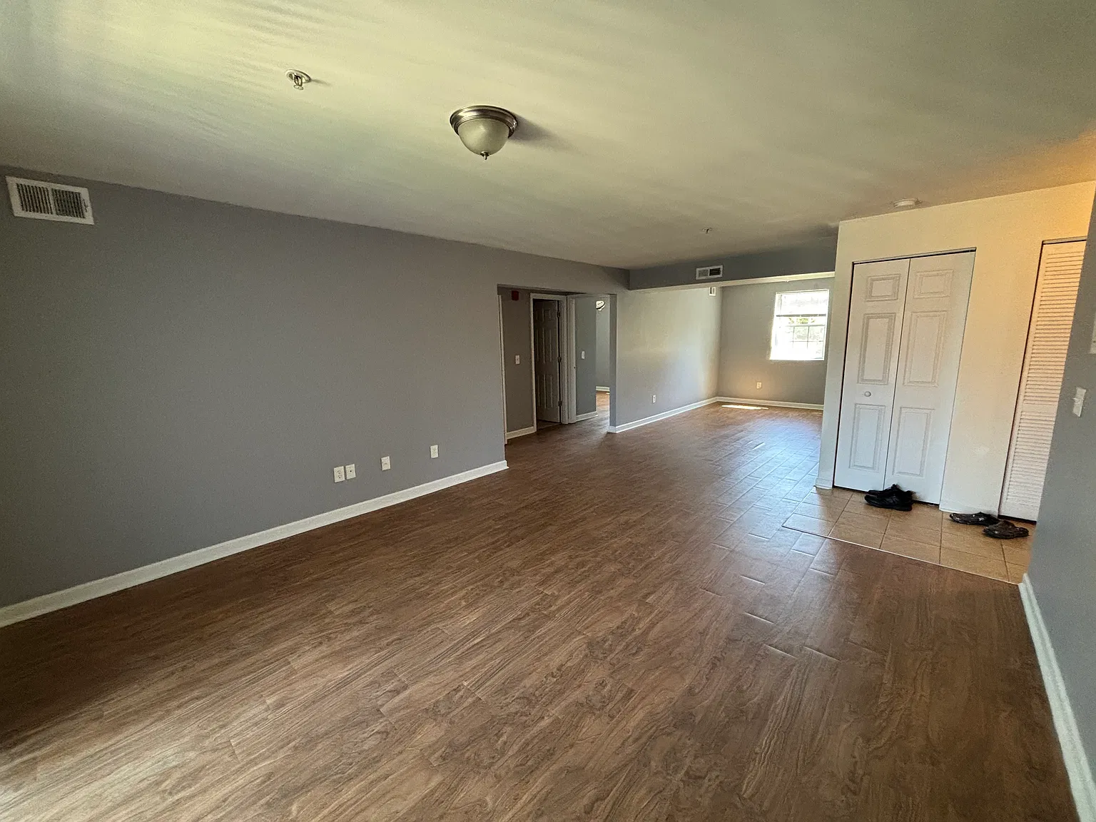 4008 Biddison Ln — Photo 2