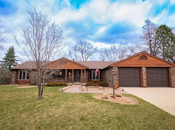 1404 Woodland Dr SW, Rochester, MN 55902