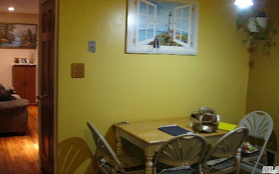 3rd image of 6 E Beech St