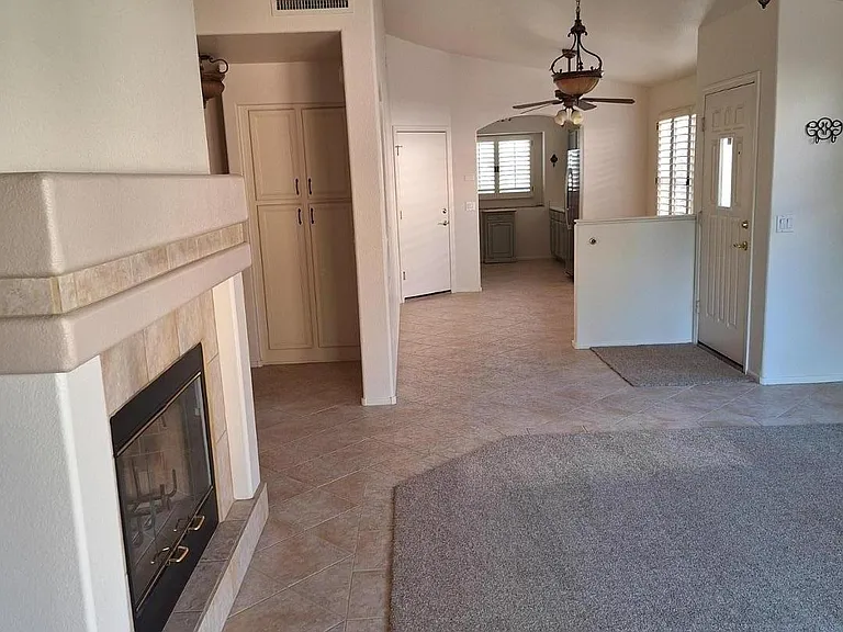 4333 E Hartford Ave — Photo 2