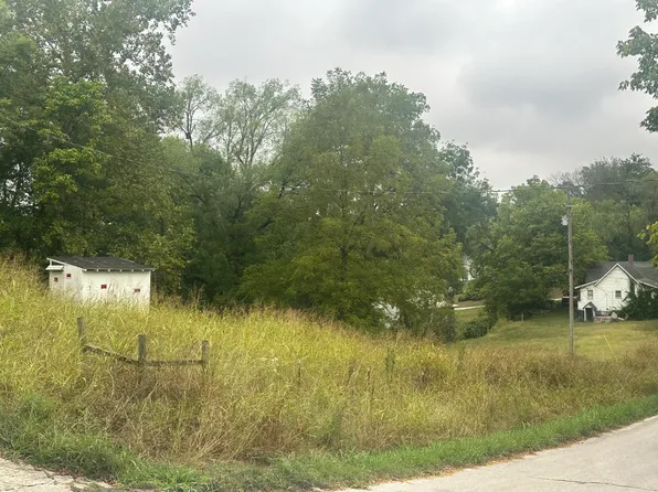 308 Olive Street, Crane, MO 65633