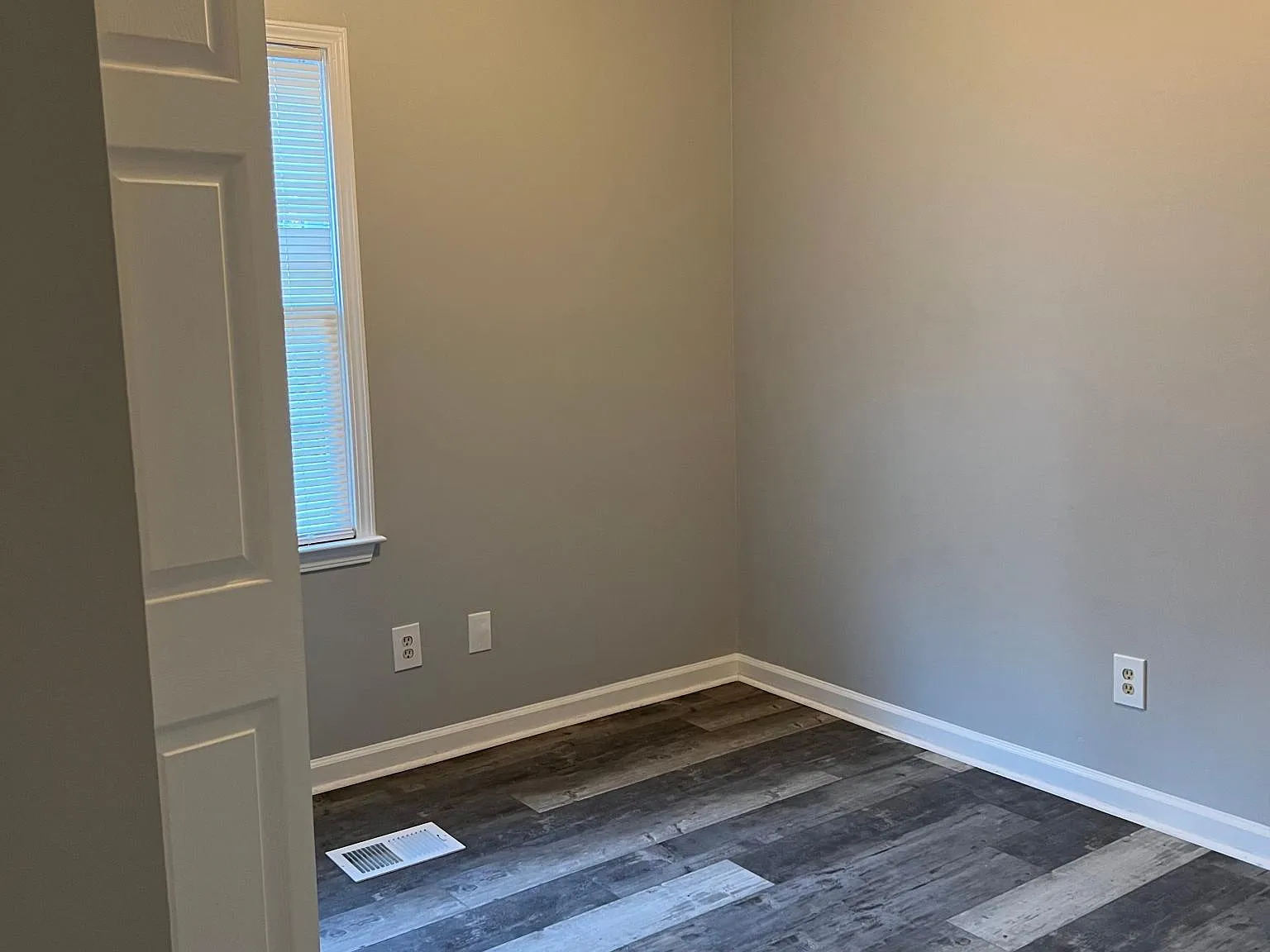901 Hall St NW — Photo 4