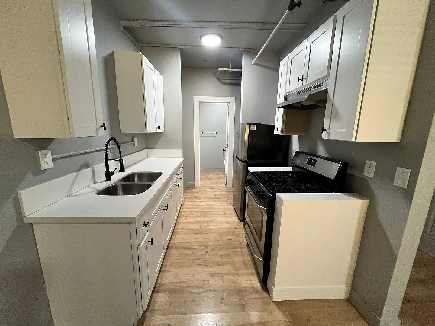 170 S Mountain View Ave. — Photo 4
