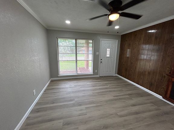 4th image of 203 Mimosa St