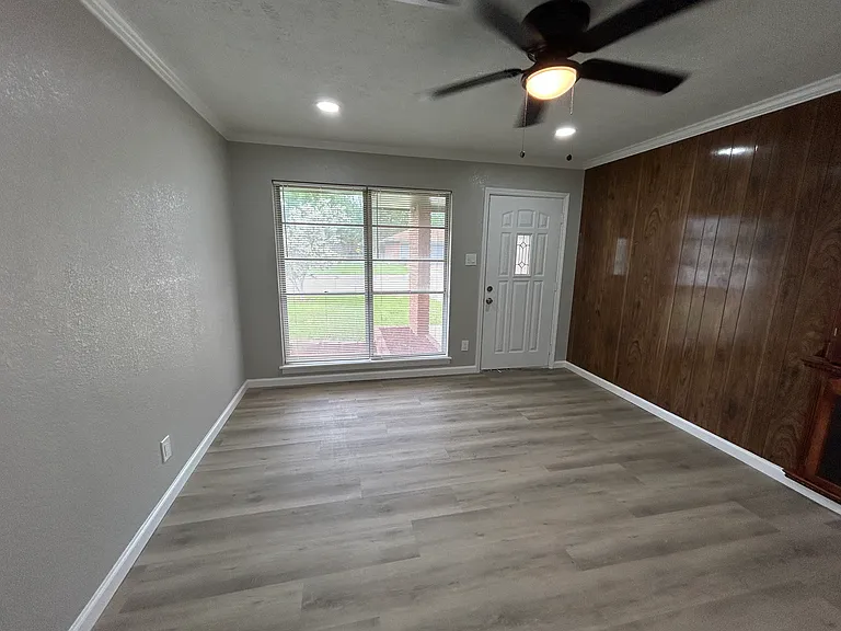 203 Mimosa St — Photo 4