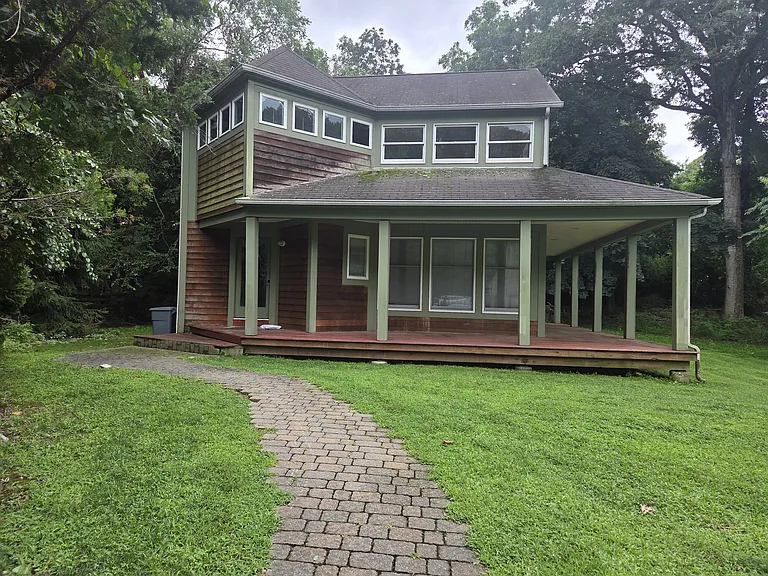 17A Ashley Ln — Photo 1