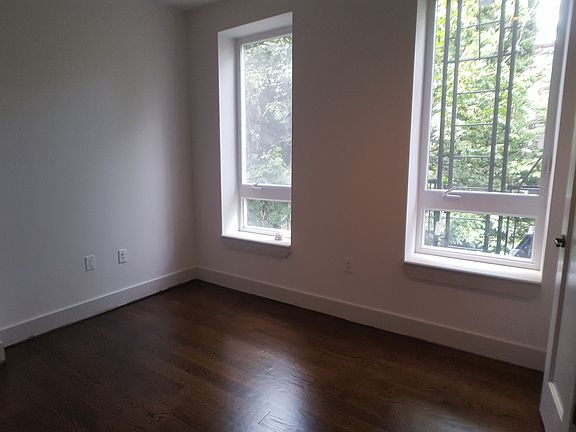 3rd image of 491 Chauncey St
