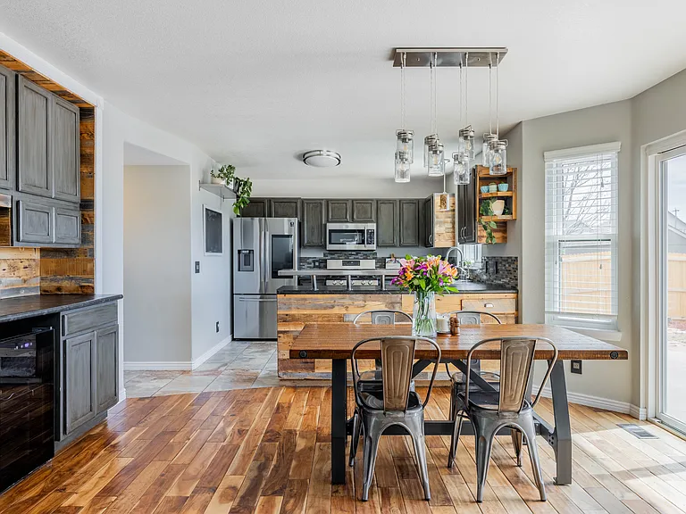 4722 Sutton St — Photo 10