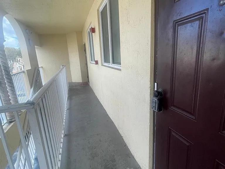 2903 SE 17th Ave #211 — Photo 25