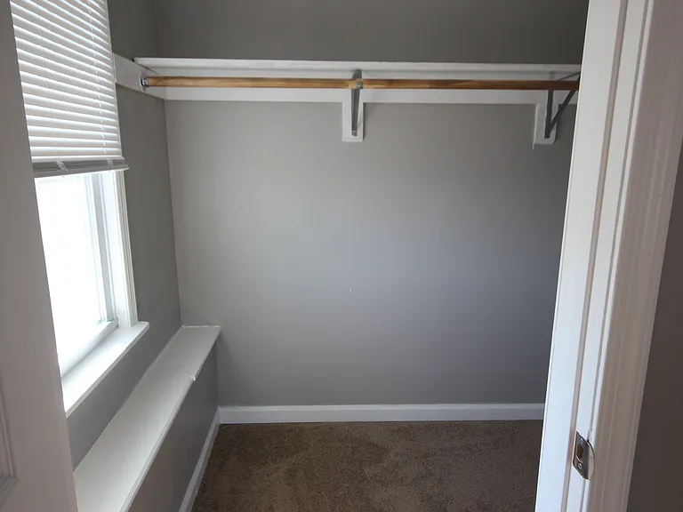 312 N Philadelphia Blvd — Photo 6