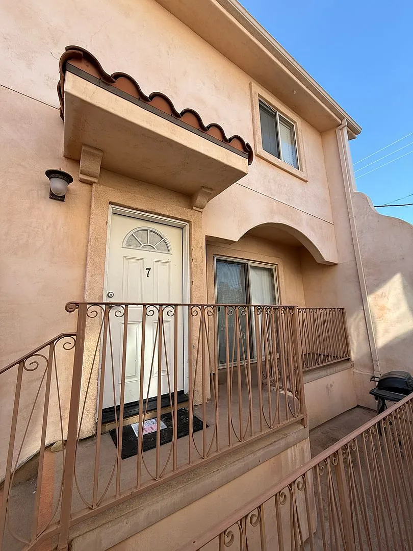 Beautiful 3 Bedroom Granada Hills Condo! — Photo 3