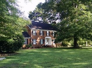 411 Inlet Dr, Elizabeth City, NC 27909