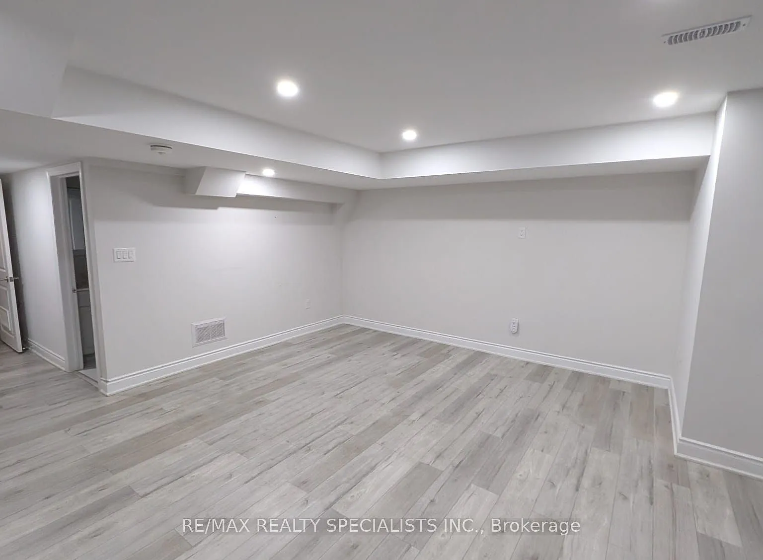 2 bed, $1,800 — Photo 2