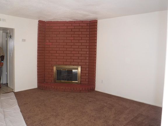 2nd image of 1018 N Sacramento Ave #A